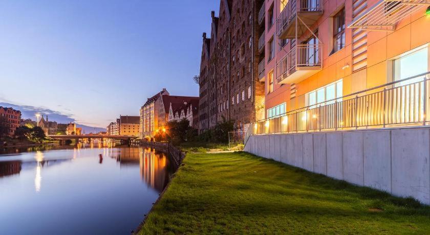 Waterlane Island Hostel&Apartments グダニスク エクステリア 写真